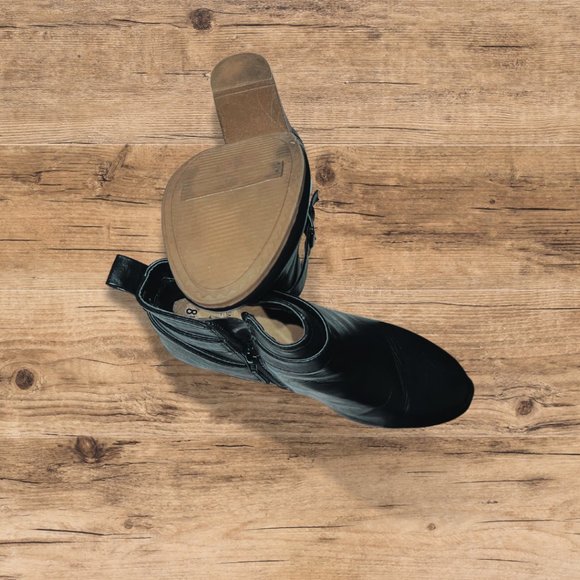 Black Boots | Time & Tru - Picture 4 of 5